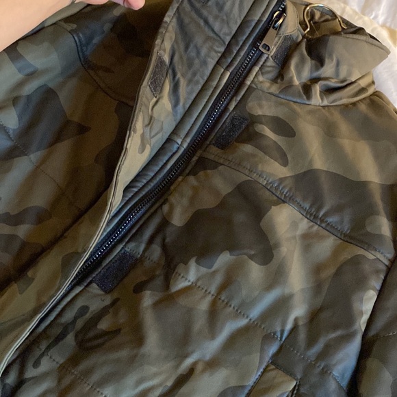 Bagatelle NYC Camouflage green puffer jacket cropped - Picture 8 of 11